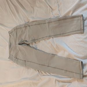 BuffBunny Cropped Leggings